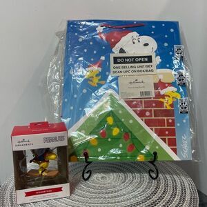 Hallmark Woodstock Ornament and Snoopy Gift Bags set of 4 NWT